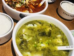 -渝是乎川渝小炒(新世界百货望京店)