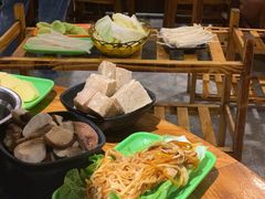 -地锅公社·现炒地锅鸡·地锅鱼·夜宵(罗锦路店)