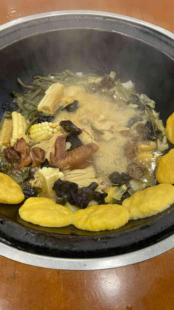 屯老二农家铁锅炖(松园店)-"我又来吃铁锅炖了~这次吃的是公鸡锅 肉.