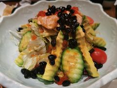 三文鱼牛油果沙拉-阿吾罗日本料理(K11艺术中心店)
