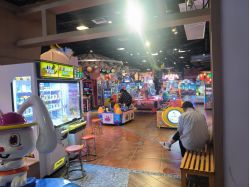 -卡通尼乐园(新达汇三林店)