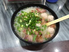 叉烧肉丸汤米粉-鑫馨餐厅