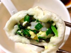 鲜虾韭菜三鲜包-草包包子铺(宽厚里店)