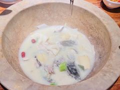 -滇香肴·云南菜蒸汽石锅鱼(云南北路店)