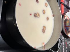 -尚尚仙·酸汤猪手·猪肚鸡火锅(华联万柳购物中心店)