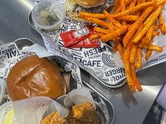 -TRIPS BURGER(大钟寺店)