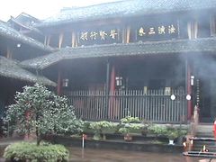 -峨眉山报国寺