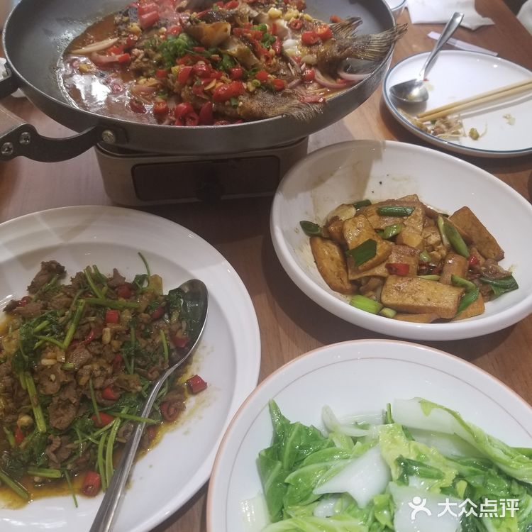臭鳜鱼配小炒黄牛肉~湘菜辣辣的
