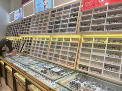 -沫芮眼镜·蔡司官方授权店(人民广场店)