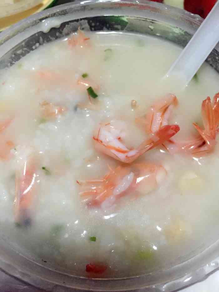 老板很好,下雨天也送外卖,很赞!