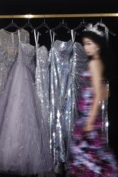 点击看大图 -曼青婚纱礼服馆