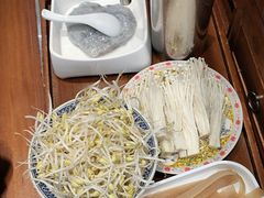 -沸炉重庆老火锅(军事博物馆店)