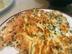 香椿煎蛋饼-日出青木·杭帮菜名店