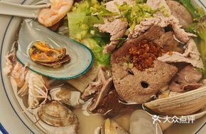 Seafood Meat Ball Noodles