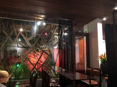 -Cuc Gach Quan Restaurant