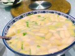 -泉畔人家·老济南经典鲁菜(大明湖店)