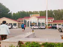 -窦店服务区-停车场
