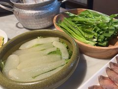 -尚尚仙·酸汤猪手·猪肚鸡火锅(华联万柳购物中心店)