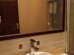 -维也纳酒店(罗湖口岸国贸东门店)