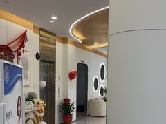 -皓齿连锁·雅贝健口腔·种植·矫正中心(虹口曲阳路店)
