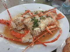 蒜蓉蒸龙虾-双月饭店·20年老字号(新村店)