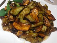 -老码头黑皮肘子锅包肉(赣水路店)