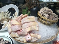 -洪氏嗨捞·猪肚鸡火锅(阳光天地店)