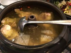 -云海肴·汽锅鸡·云南菜(天山百盛优客店)