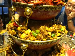 -沪小二炭火蛙锅(淮海中路美食不夜城店)