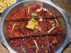 秘制九宫格牛油红锅-蜀都三哥火锅店(力盟商业步行街店)