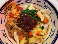 -阿瓦山寨·湘菜现炒·剁椒鱼头王(咸阳总店)
