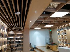 -漕河泾街道图书馆(漕河泾社区文化活动中心店)