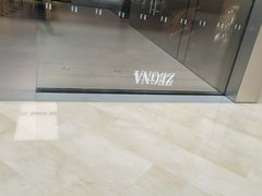 -Apple零售店(华贸购物中心店)