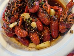 -肥肥虾庄·金牌油焖大虾(汉街SKP店)