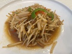 白芹炒肉丝-怡园饭店-餐厅(四望亭店)