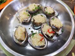 蒜蓉蒸鲍鱼-贞姨美食·老字号海鲜大排档