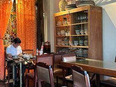 -Cuc Gach Quan Restaurant