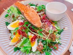 羽衣甘蓝扁豆凯撒沙拉加三文鱼-BAKER&SPICE(国贸商城店)