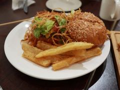 曼哈顿怪物-KATCHUP
