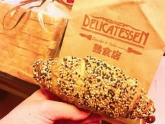全麦牛角-丽都DELICATESSEN熟食店