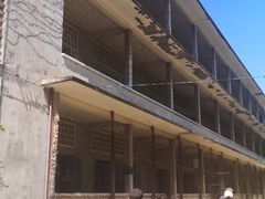 -吐斯廉屠杀博物馆