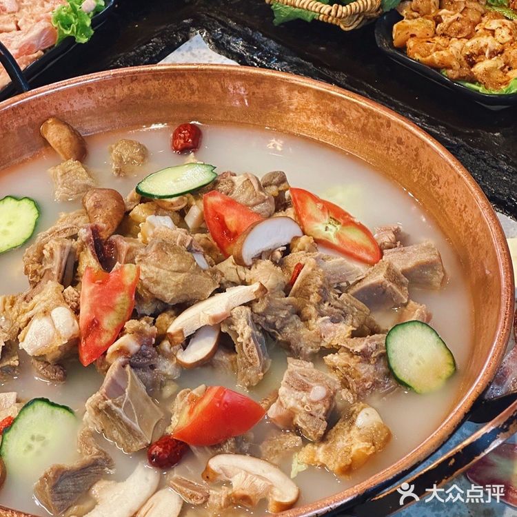 来束河古镇玩，这家耗牛锅别错过👍