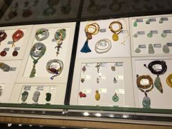 -北京七彩云南翡翠珠宝旗舰店(月坛店)