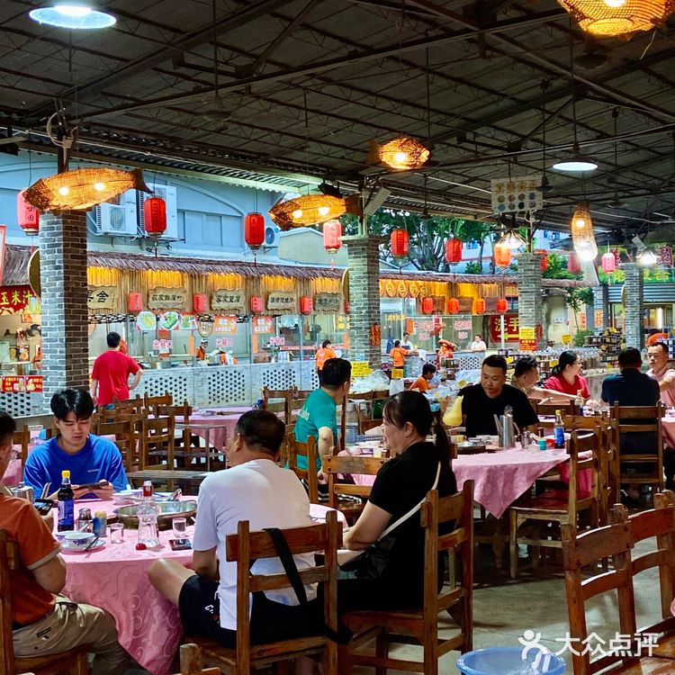 怎么回事呀？这家中山脆肉鲩火锅挤满了游客！！