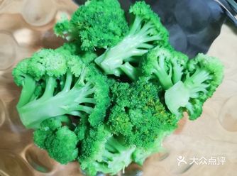 这款西兰花煎饼很适合做宝宝辅食,同时因为没用到肉
