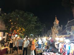 -周日夜市