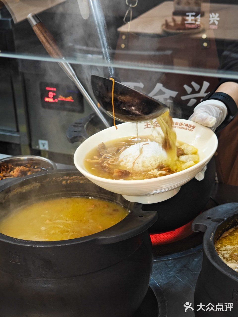 谁懂啊!吃了十几年的店居然...