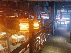 -帅巴人舅母子腊蹄民俗村
