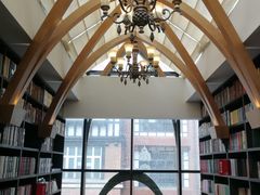 -钟书阁(松江泰晤士小镇店)