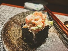 三文鱼牛油果小方-戏作寿司(观音桥店)
